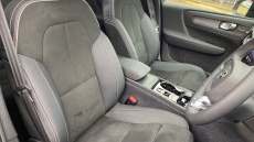 Volvo XC40 2.0 B4P Ultimate Dark 5dr Auto Petrol Estate